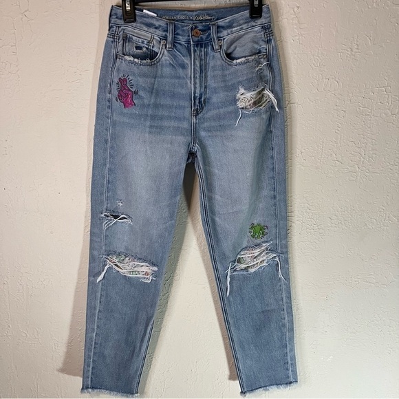 AMERICAN Eagle x Keith Haring Distressed Patch Work Mom Jeans - Picture 3 of 12